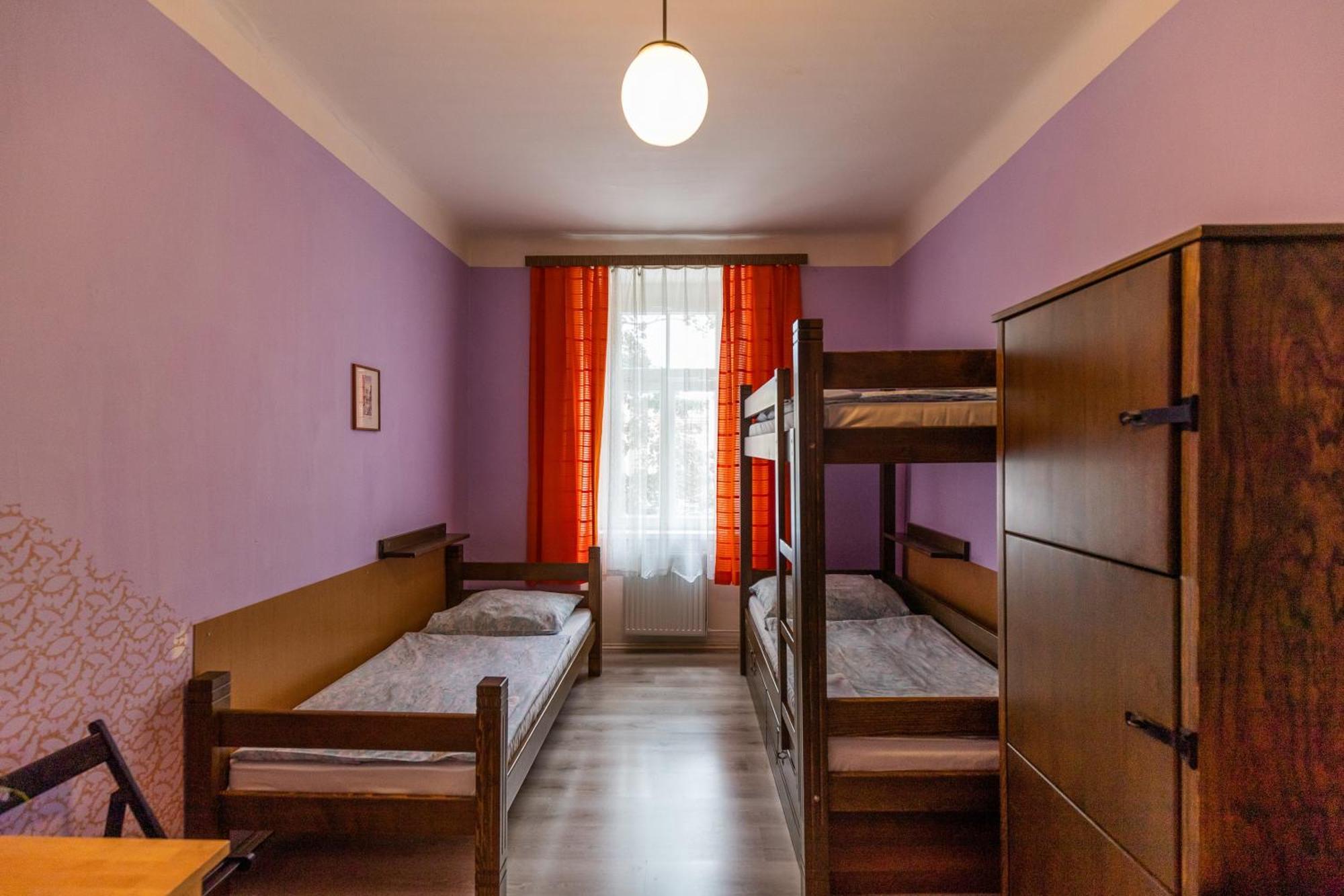 Hostel Dakura Praha Rom bilde